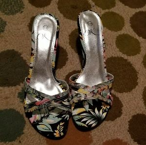 *IT'S OK* kitten style heels